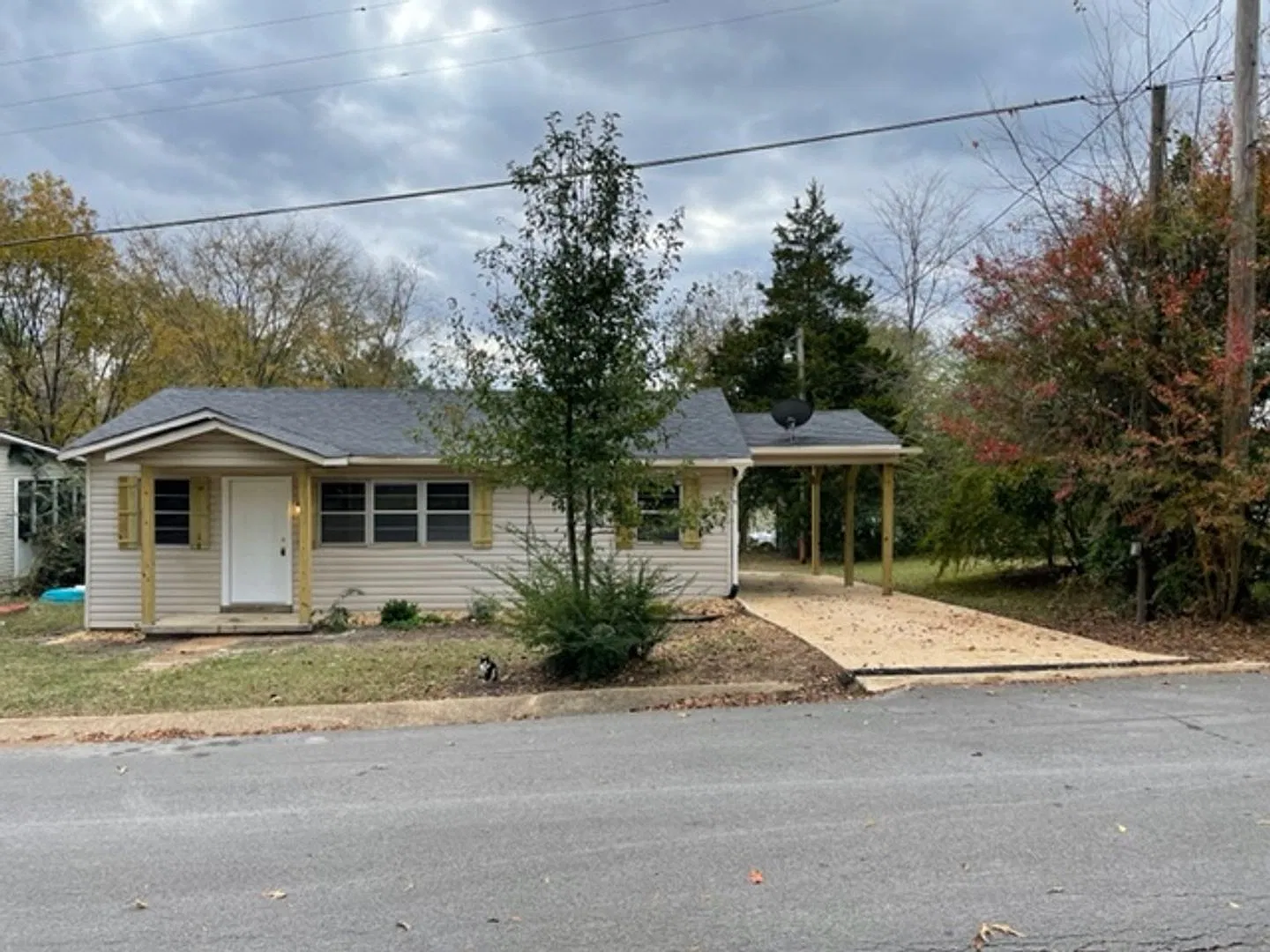 Renovated 2 Bedroom 1 Bath Home for Rent! — Photo 1