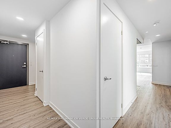 4th image of 1 Cardiff Rd #411