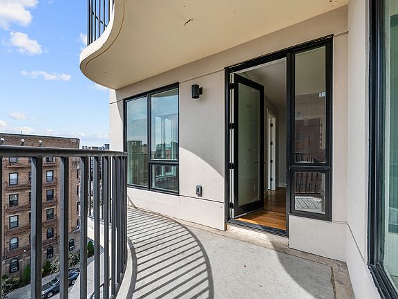 4th image of 2112 Avenue P #502
