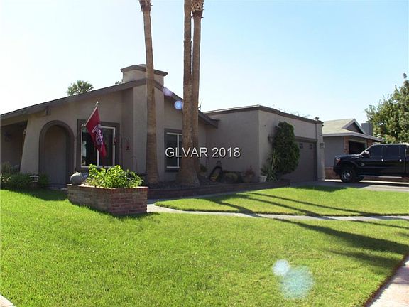 2nd image of 3881 Vista Largo Dr