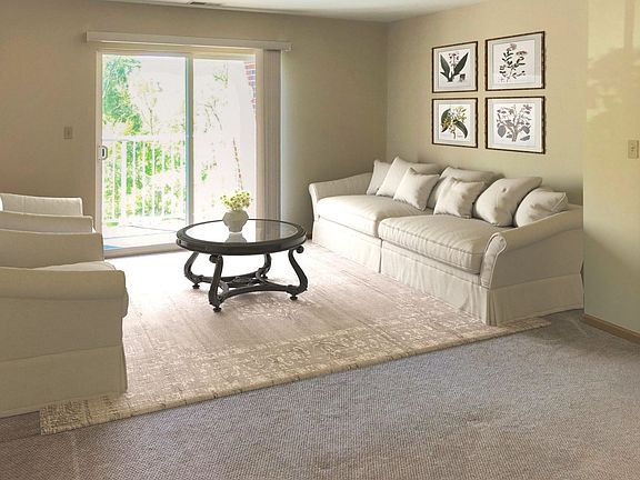 3rd image of 605 Barrington Ave #312
