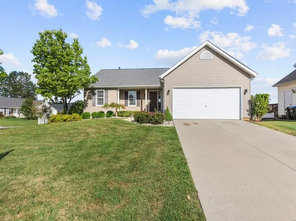2834 Overview Dr, Columbia, IL 62236