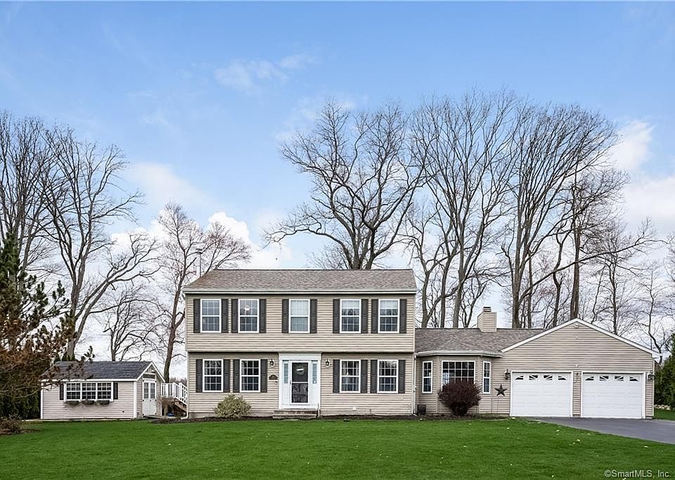 1st image of 27 Pond Ln