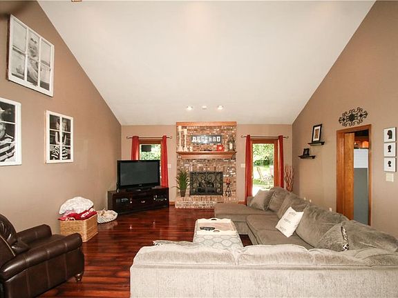 3rd image of 4515 Broken Bow Dr