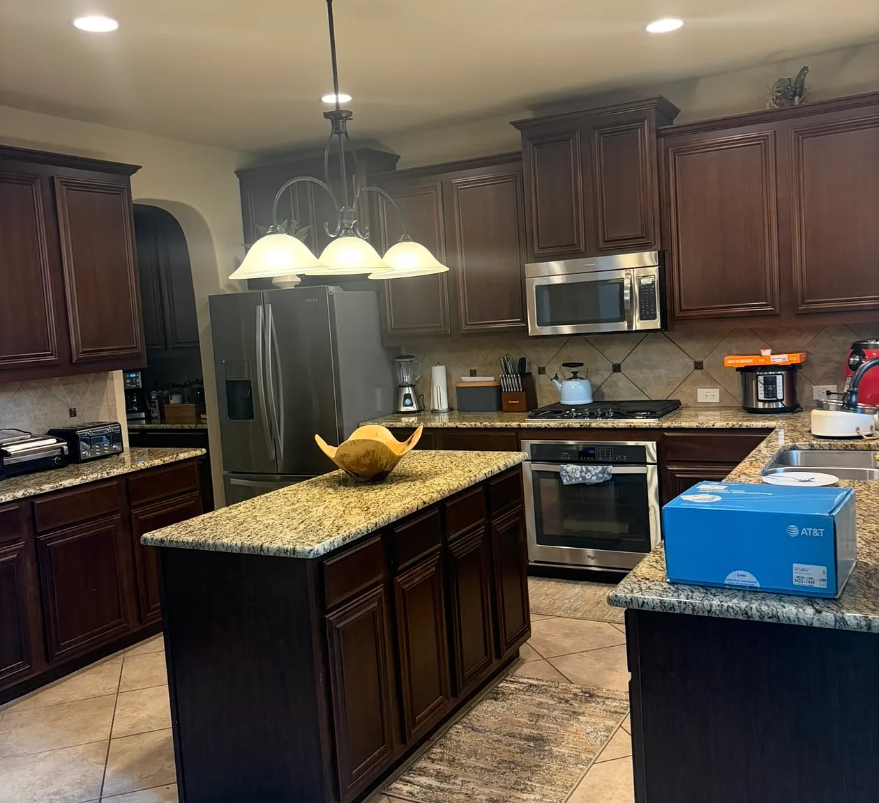 5 bed, 3176 sqft, $800 — Photo 1