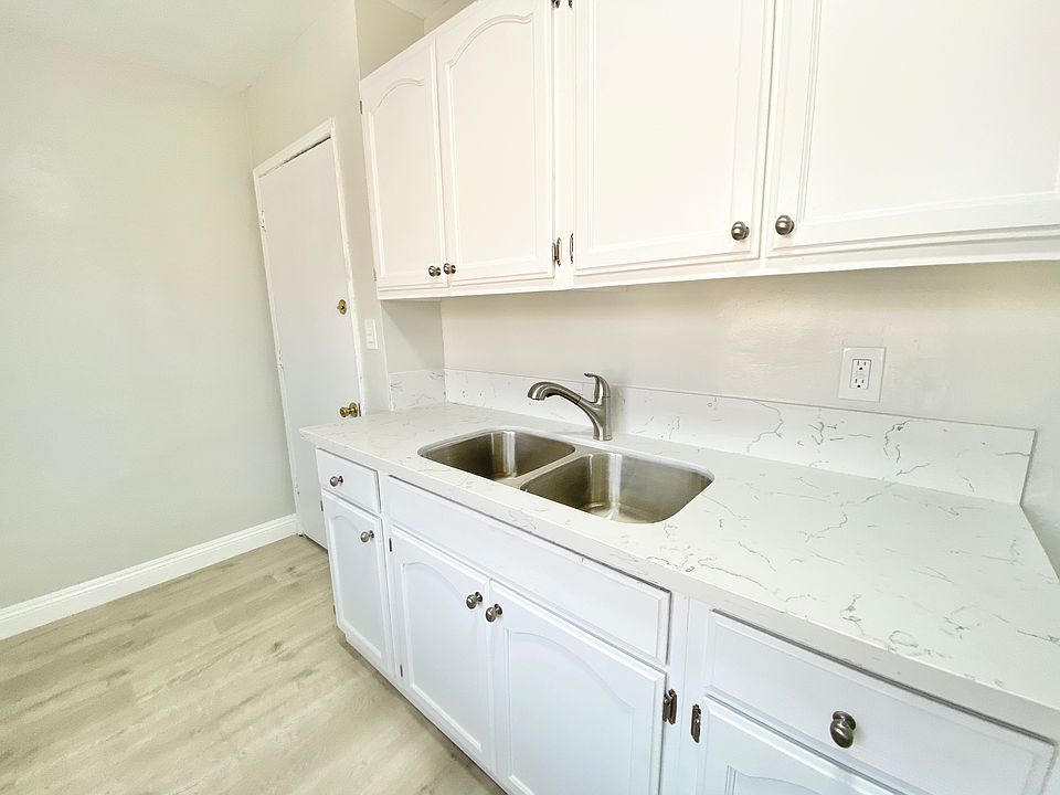 1st image of 10961 S Figueroa St #7