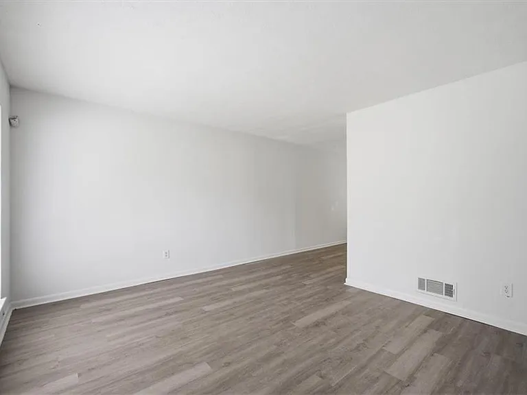 1947 Grange Dr SE — Photo 5