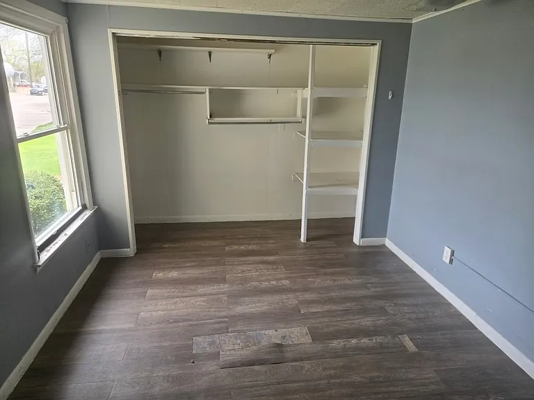 308 E Railroad St #2 — Photo 5