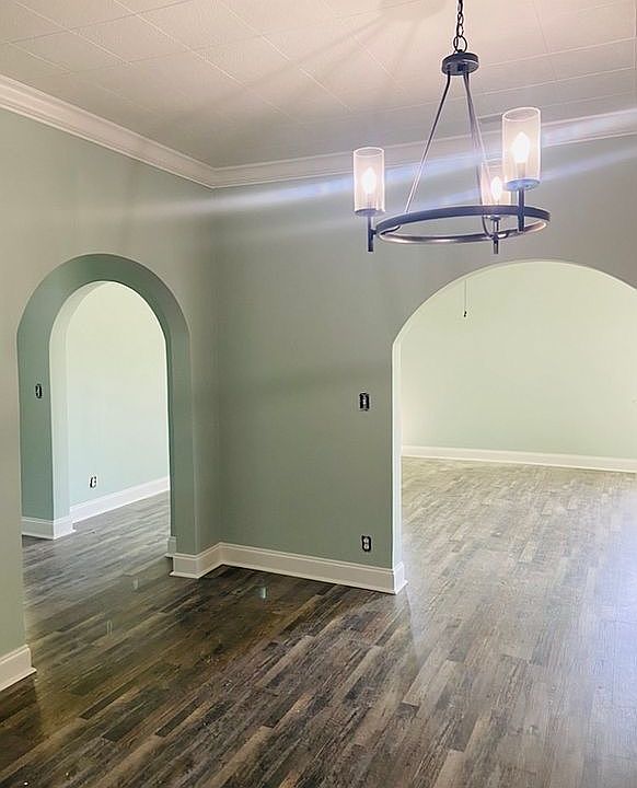 2nd image of 702 Virginia Ave