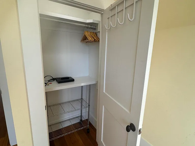819 Meadowsweet Ln — Photo 24