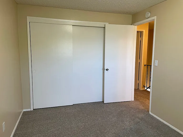 17420 NE Halsey St — Photo 10