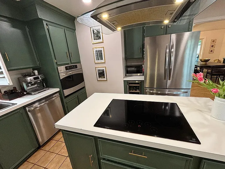 13814 Piping Rock Ln — Photo 2