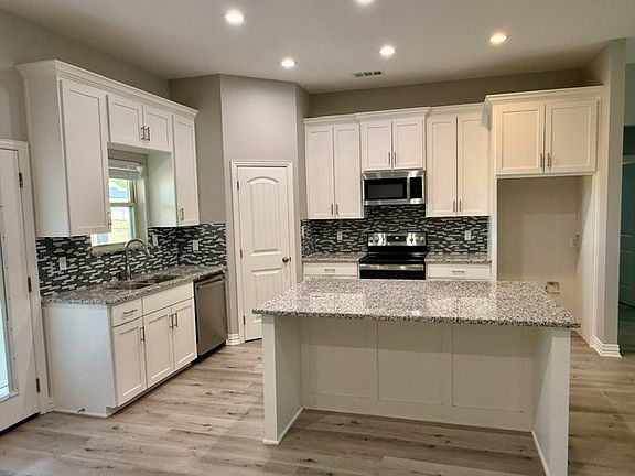 4th image of 2080 Newton Rd