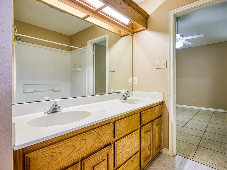 2322 Willow Dr — Photo 6
