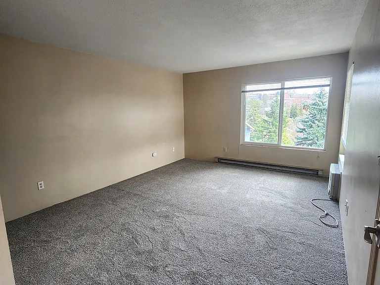535 NE Maiden Ln #315 — Photo 2