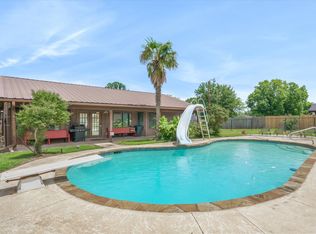 599 S Oak St, Van, TX 75790