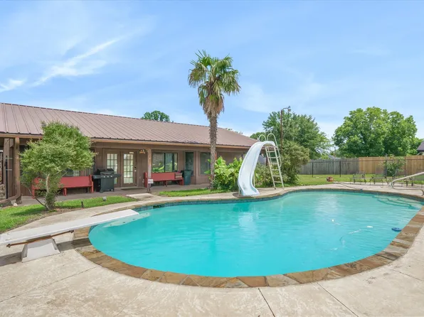 599 S Oak St, Van, TX 75790