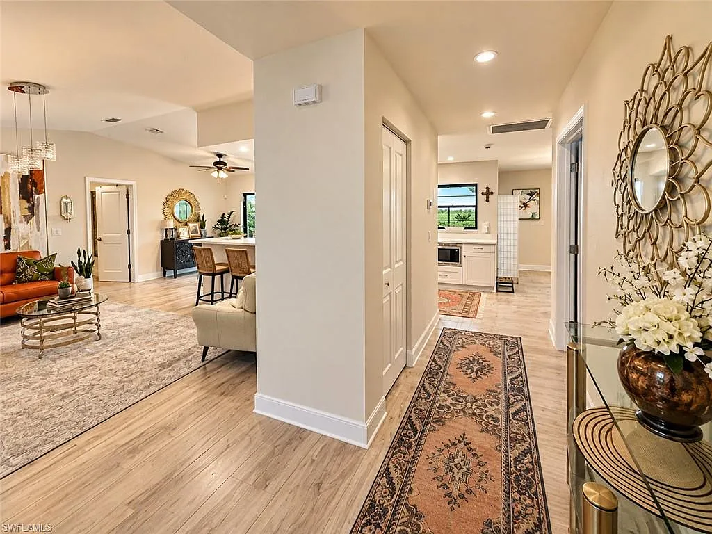 3 bed, 2.0 bath, 2066 sqft, $6,000 — Photo 3