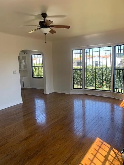 2 bed, 1300 sqft, $4,000 — Photo 4