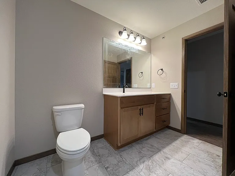 4835 Woodland Park Dr — Photo 8