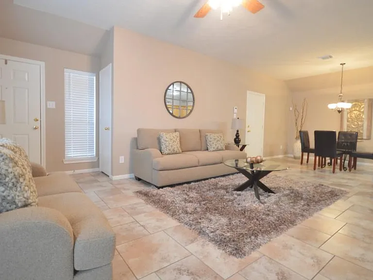 2627 Spring Dusk Ln — Photo 2