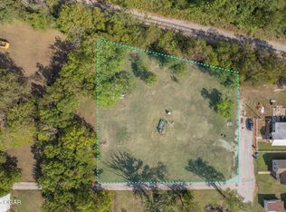 831 Rombauer Ave, Carthage, MO 64836