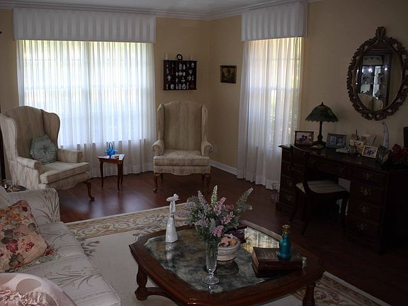 3rd image of 76 S Saint Andrews Dr