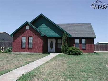 2nd image of 10 Jennifer Ct