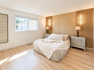 15092 19a Ave, Surrey, BC V4A 7G8