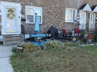 422 Rively Ave, Collingdale, PA 19023