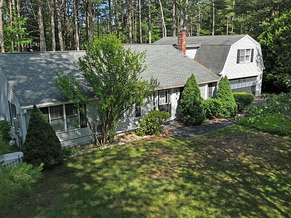3rd image of 26 Burnham Woods Circle