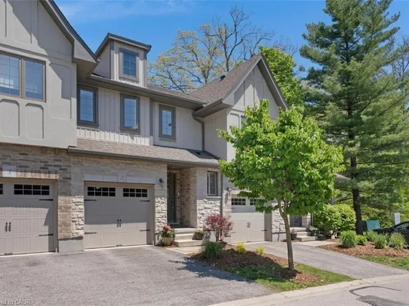 635 Saginaw Pkwy #2, Cambridge, ON N1T 0C1