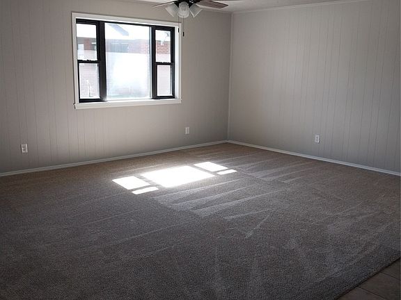 2nd image of 300 W Rollins St #1/2