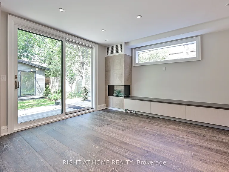 232 Willard Ave — Photo 9