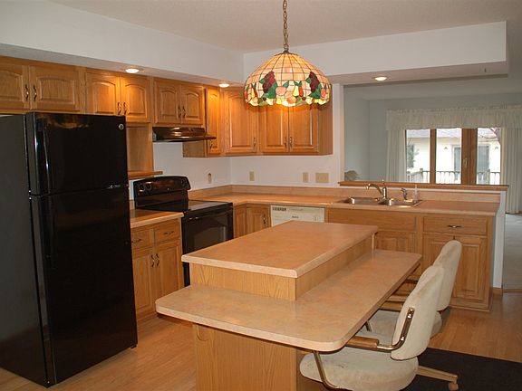 4th image of 722 Southlawn Ct