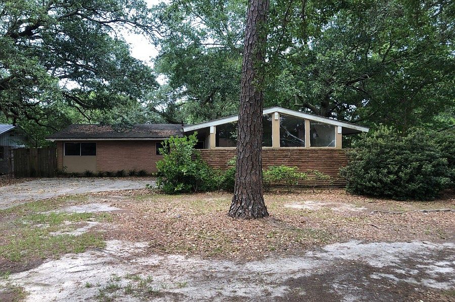 1st image of 1323 Sherwood Dr