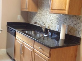 483 Cambridge Rd, Royal Oak, MI 48067