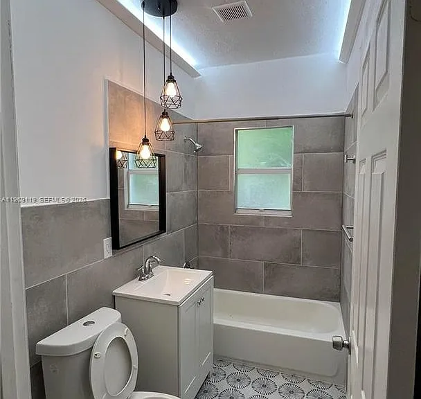 113 NW 35th St #113 — Photo 17