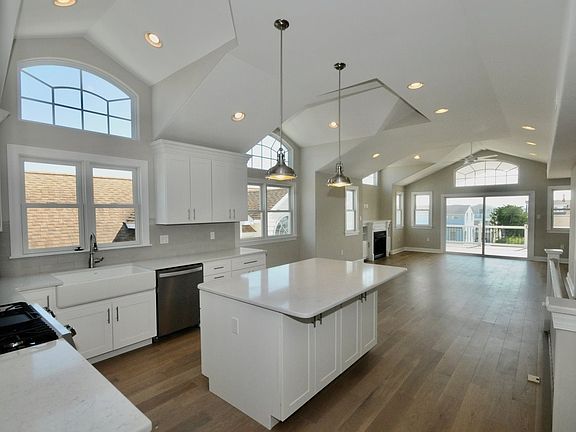 2nd image of 5204 S Central Ave S #Sea