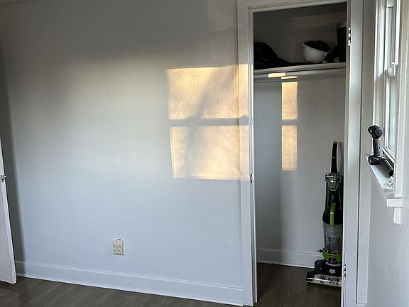 5th image of 200 Eheart St SE #11162761
