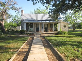 321 China St, Center Point, TX 78010