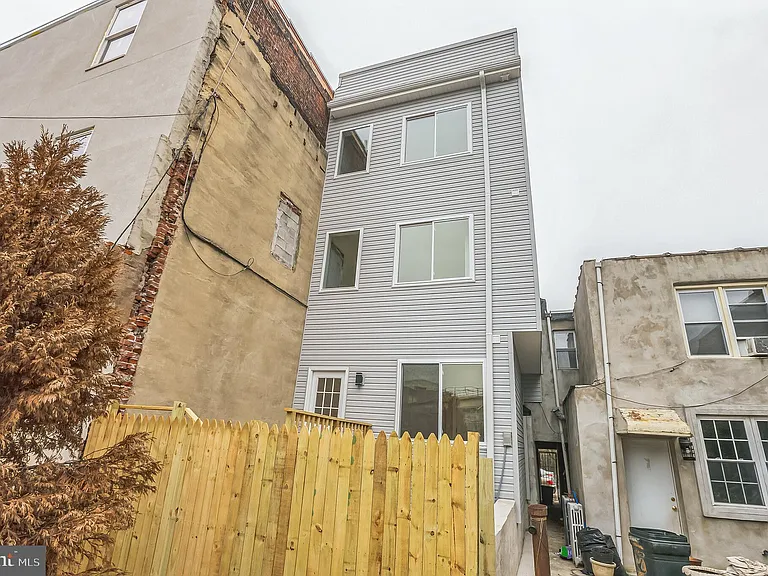 2216 Emerald St #A — Photo 20