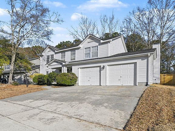 3rd image of 104 N Pembroke Dr