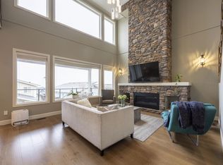 1407 Strawline Hill St, Coquitlam, BC V3E 0L5
