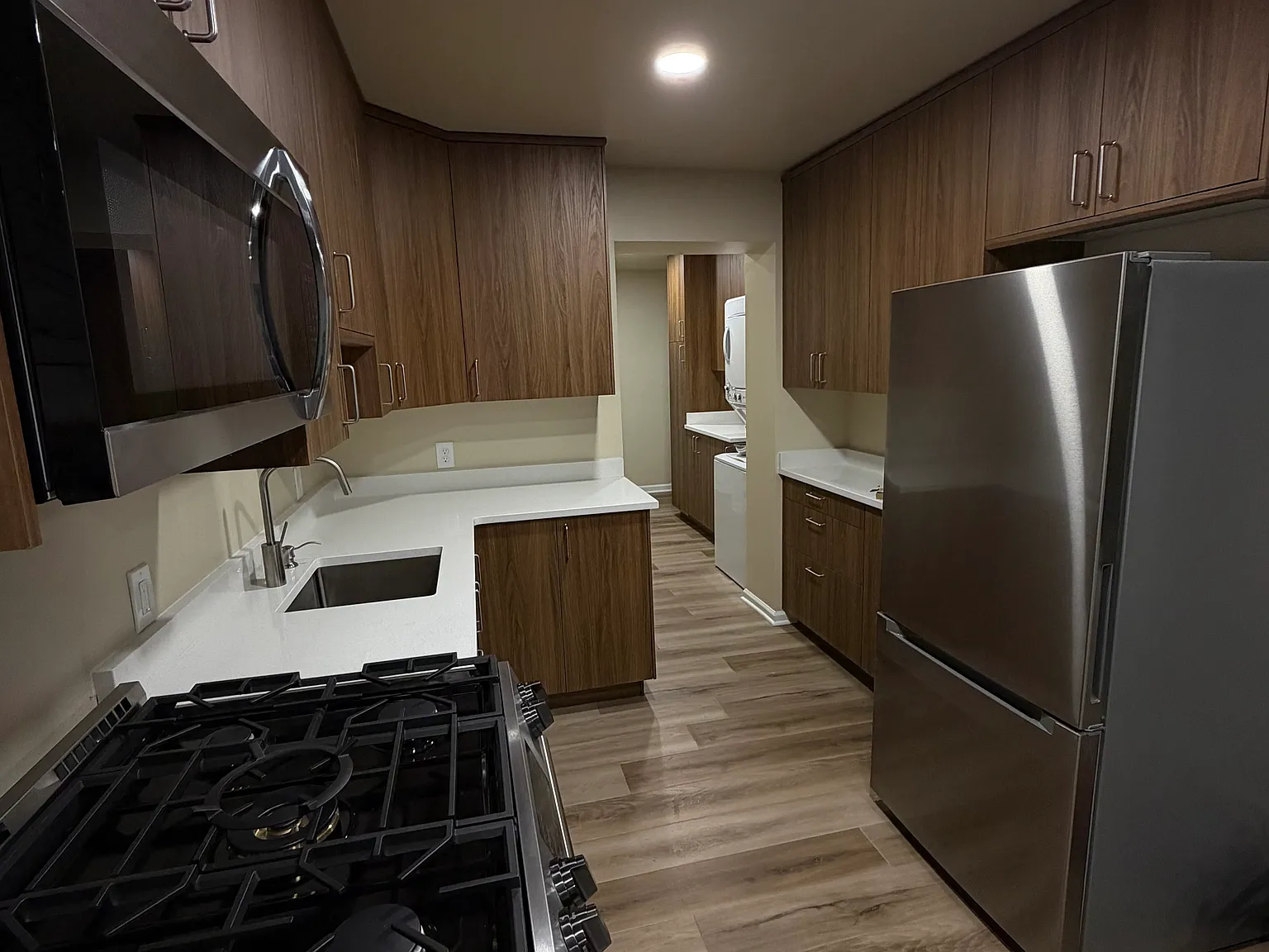 2 bed, 650 sqft, $1,650 — Photo 2