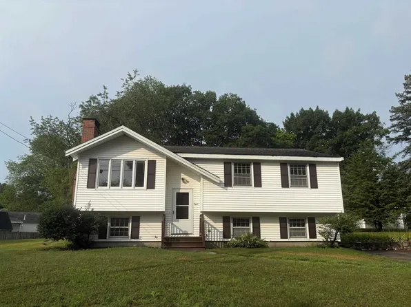 8 Bradstreet Road, Hampton, NH 03842