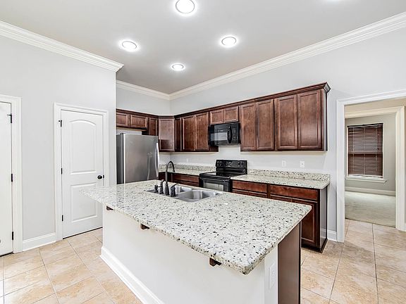 4th image of 143 Magnolia Bluff Dr