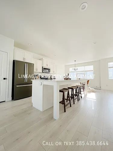 543 S 1040 W Photo 1