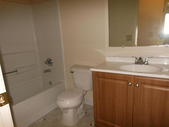 2nd image of 7469 Swindon St