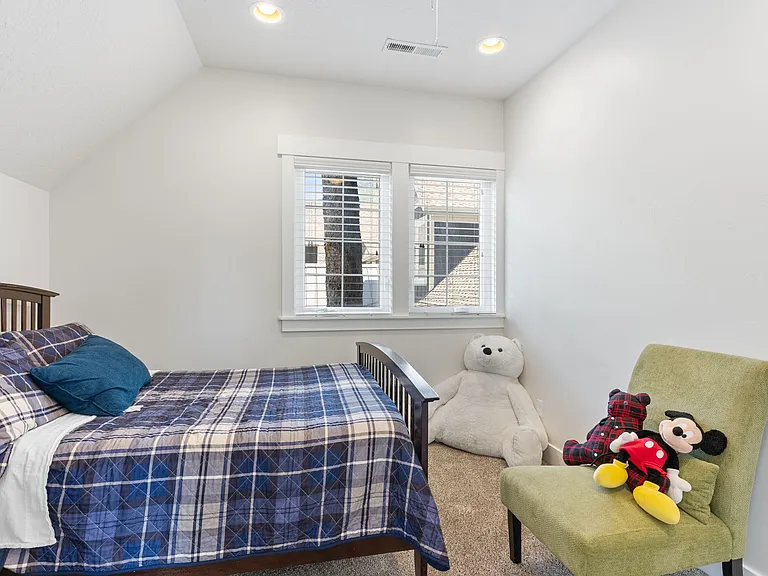 Upstairs bedroom